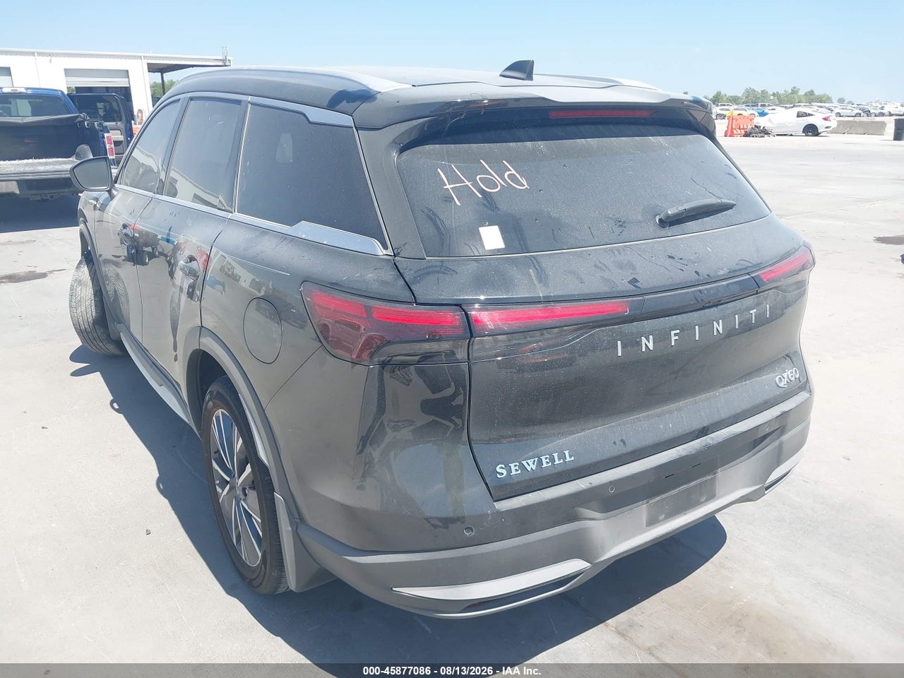 2026 INFINITI QX60 LUXE · 3/10