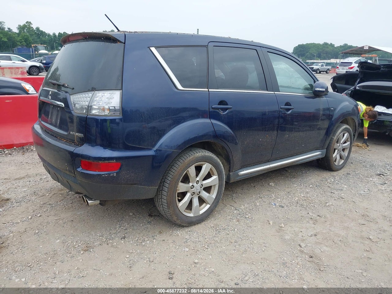 2011 MITSUBISHI OUTLANDER XLS · 4/11
