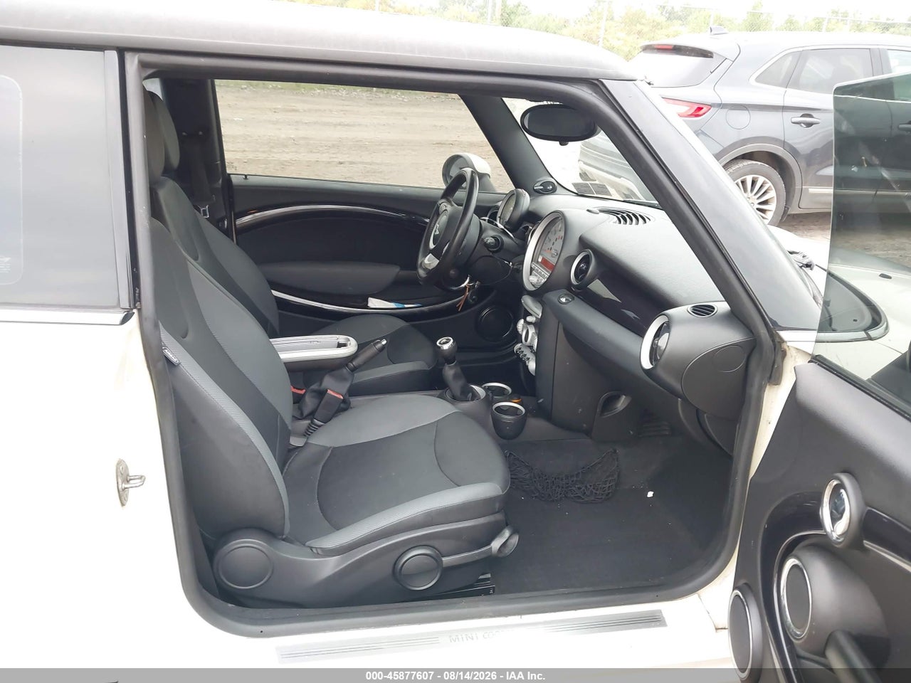 2010 MINI COOPER   · 5/11