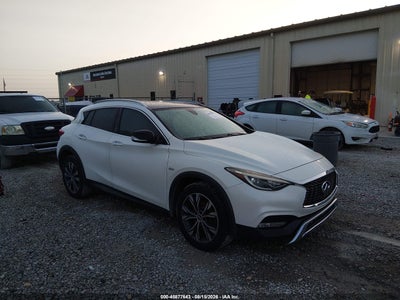 SJKCH5CR4HA****** · 2017 INFINITI QX30 PREMIUM