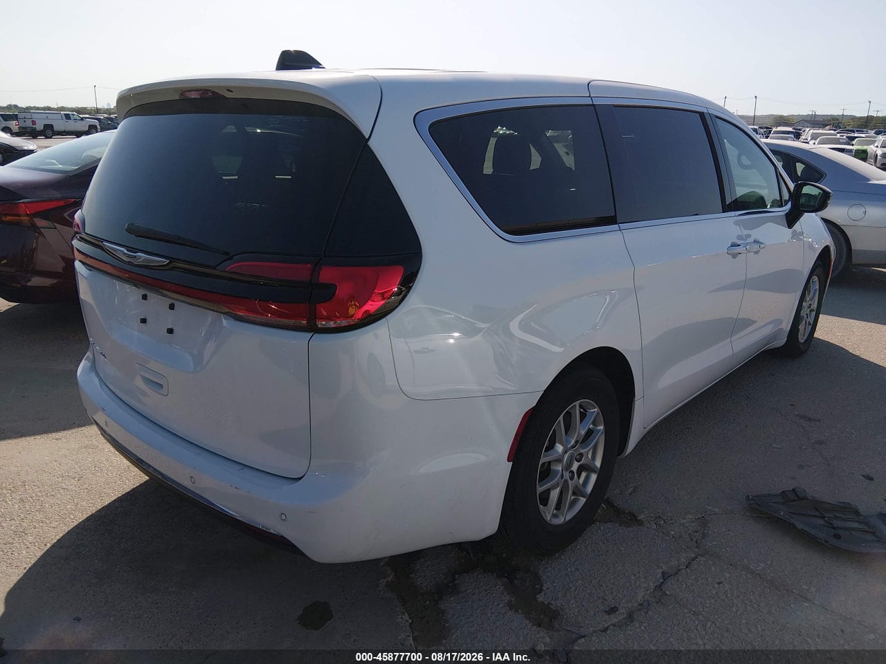 2025 CHRYSLER PACIFICA SELECT · 4/11