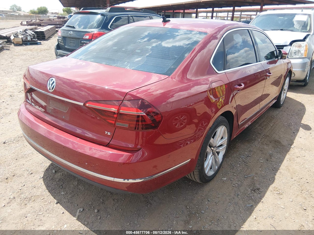 2017 VOLKSWAGEN PASSAT 1.8T SEL PREMIUM · 4/10