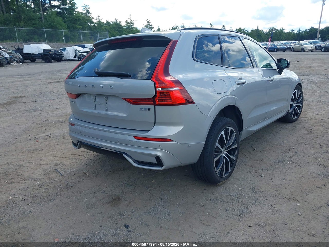 2023 VOLVO XC60 B5 PLUS DARK THEME · 4/11