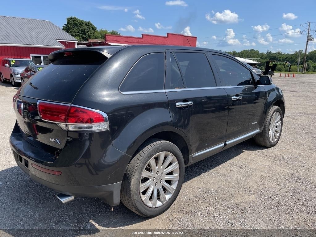 2LMDJ6JK2CB****** · 2012 LINCOLN MKX · 4/11