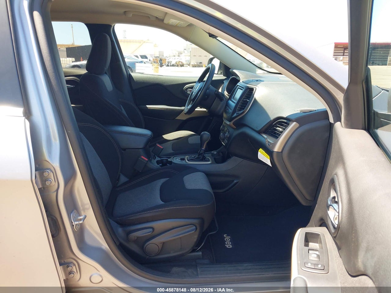 2018 JEEP CHEROKEE LATITUDE 4X4 · 5/11