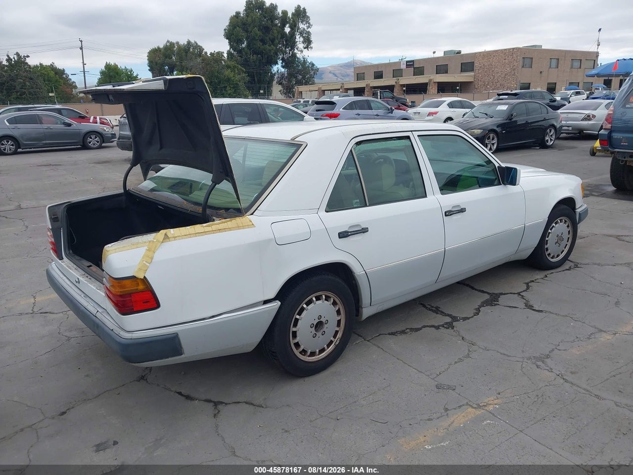1993 MERCEDES-BENZ 300 E 2.8 · 4/11