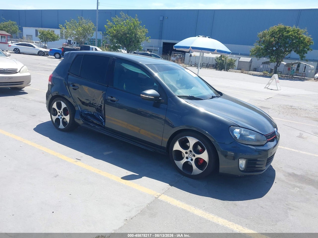 WVWHV7AJ9BW****** · 2011 VOLKSWAGEN GTI 4-DOOR