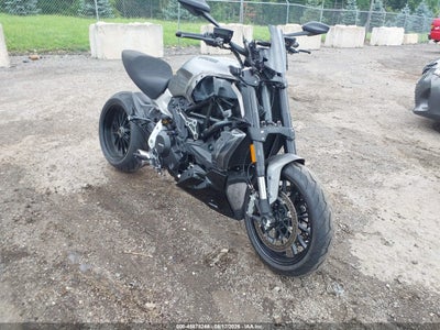 ZDMGAHRW8KB****** · 2019 DUCATI DIAVEL 1260 S