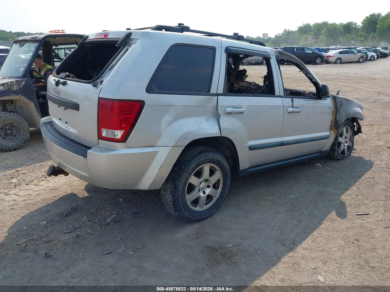 2009 JEEP GRAND CHEROKEE LAREDO · 4/10