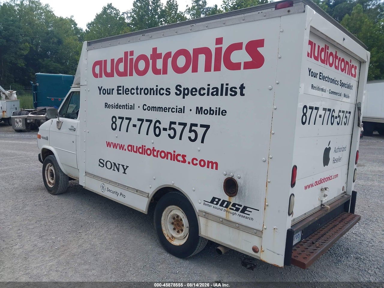 2GDGG31K5N4****** · 1992 GMC CUTAWAY VAN G3500 · 3/4