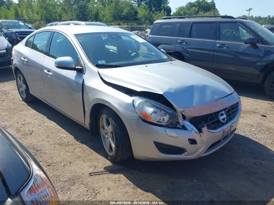 YV1622FS2C2****** · 2012 VOLVO S60 T5/T5 W/MOONROOF
