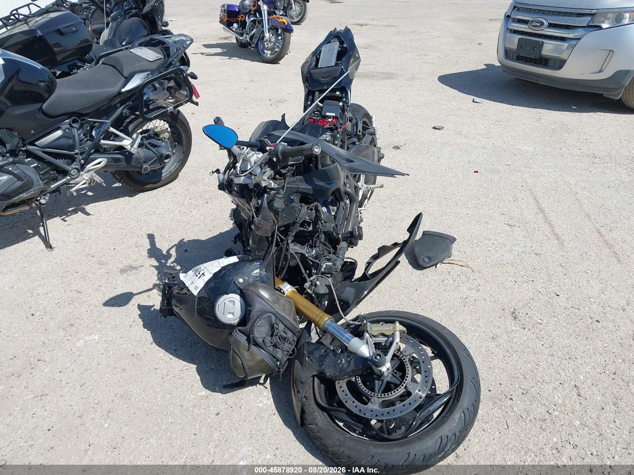 2020 BMW S 1000 R · 2/11