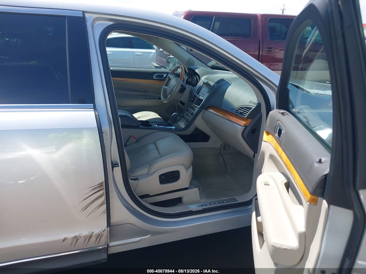 2012 LINCOLN MKT · 5/11