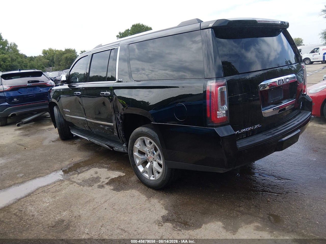 2016 GMC YUKON XL SLT · 3/11