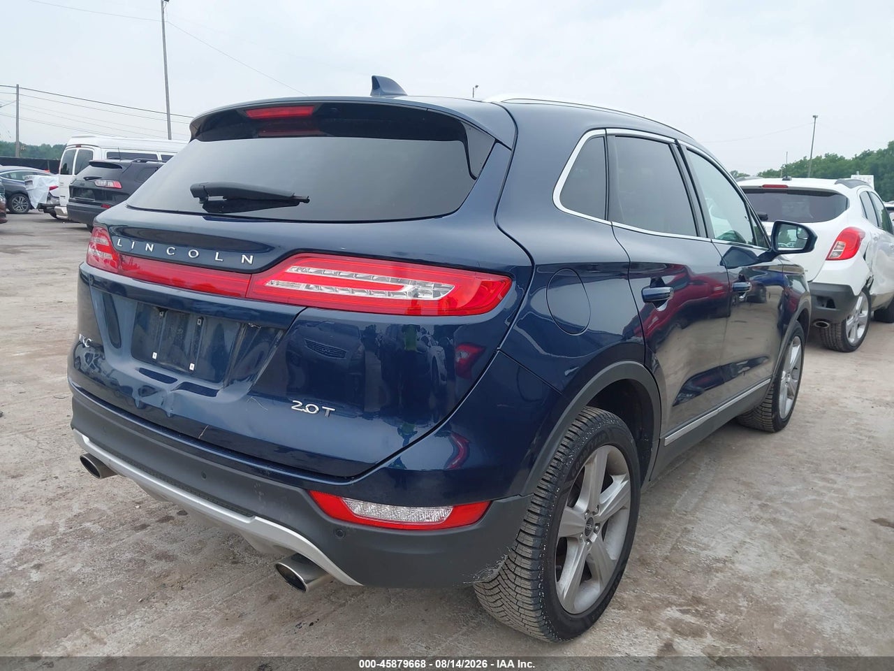 2017 LINCOLN MKC PREMIERE · 4/11