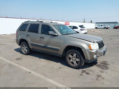 1J4HR48N56C****** · 2006 JEEP GRAND CHEROKEE LAREDO