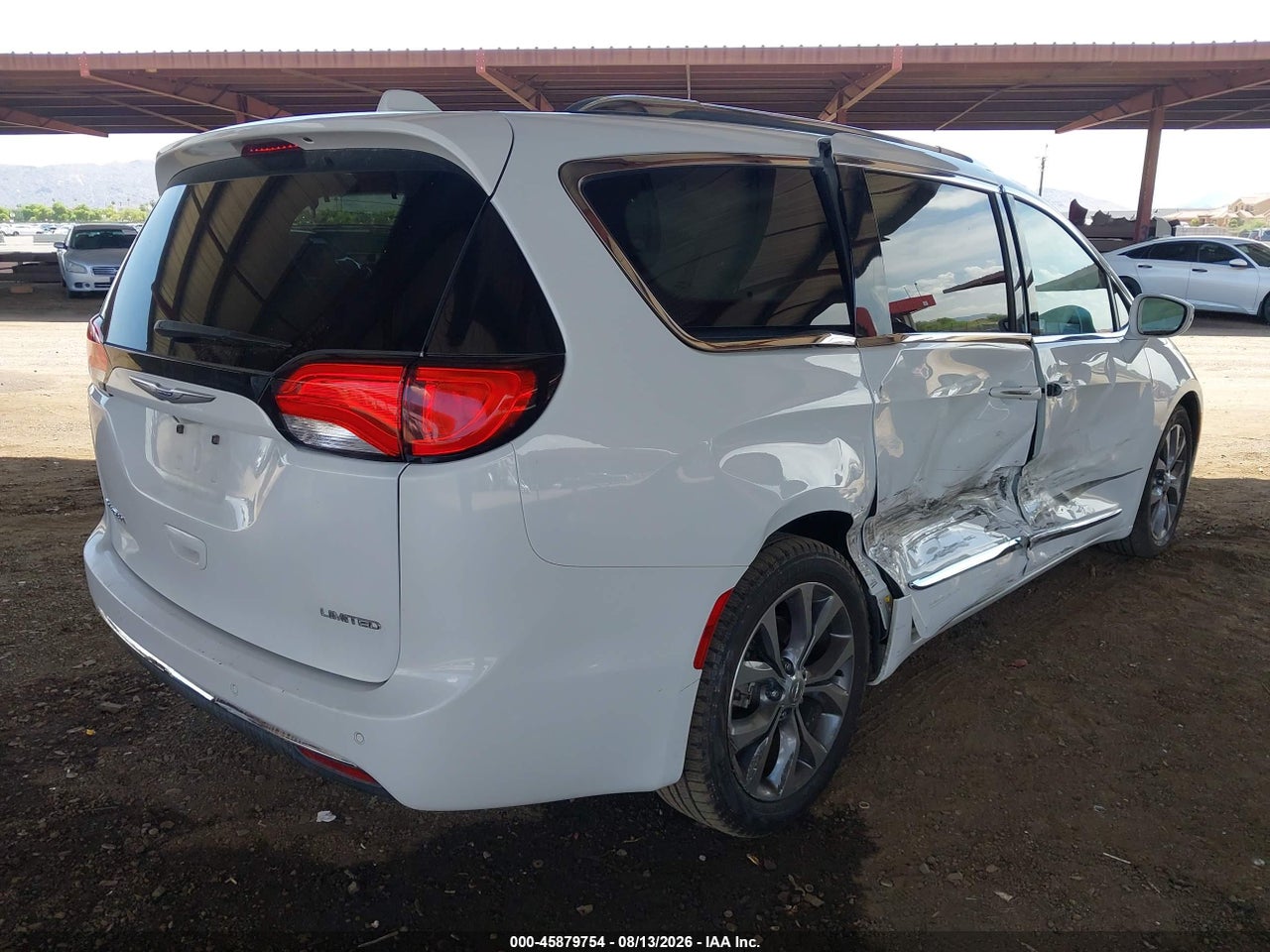 2018 CHRYSLER PACIFICA LIMITED · 4/11