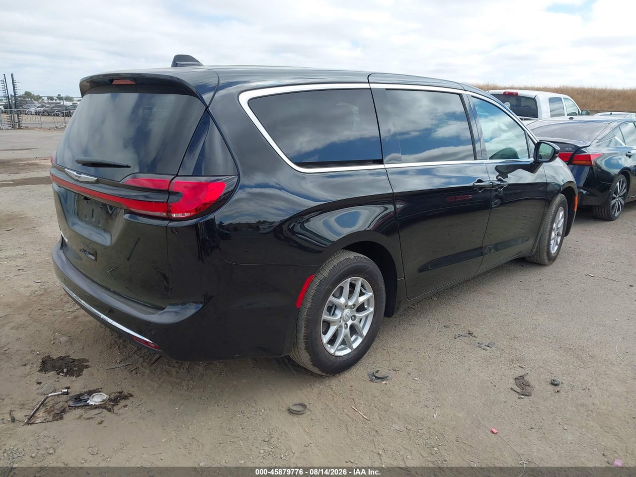 2026 CHRYSLER PACIFICA SELECT · 4/11