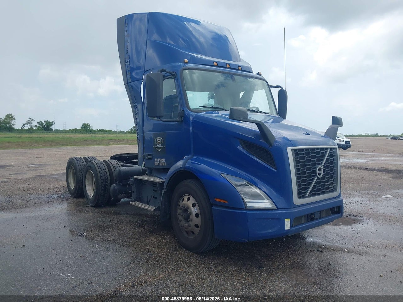 4V4WC9EG8MN****** · 2021 VOLVO VNR