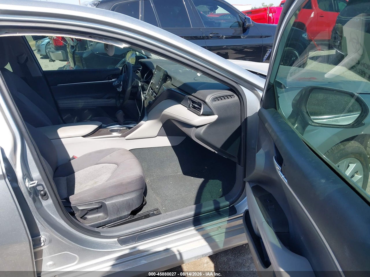 2022 TOYOTA CAMRY LE · 5/11