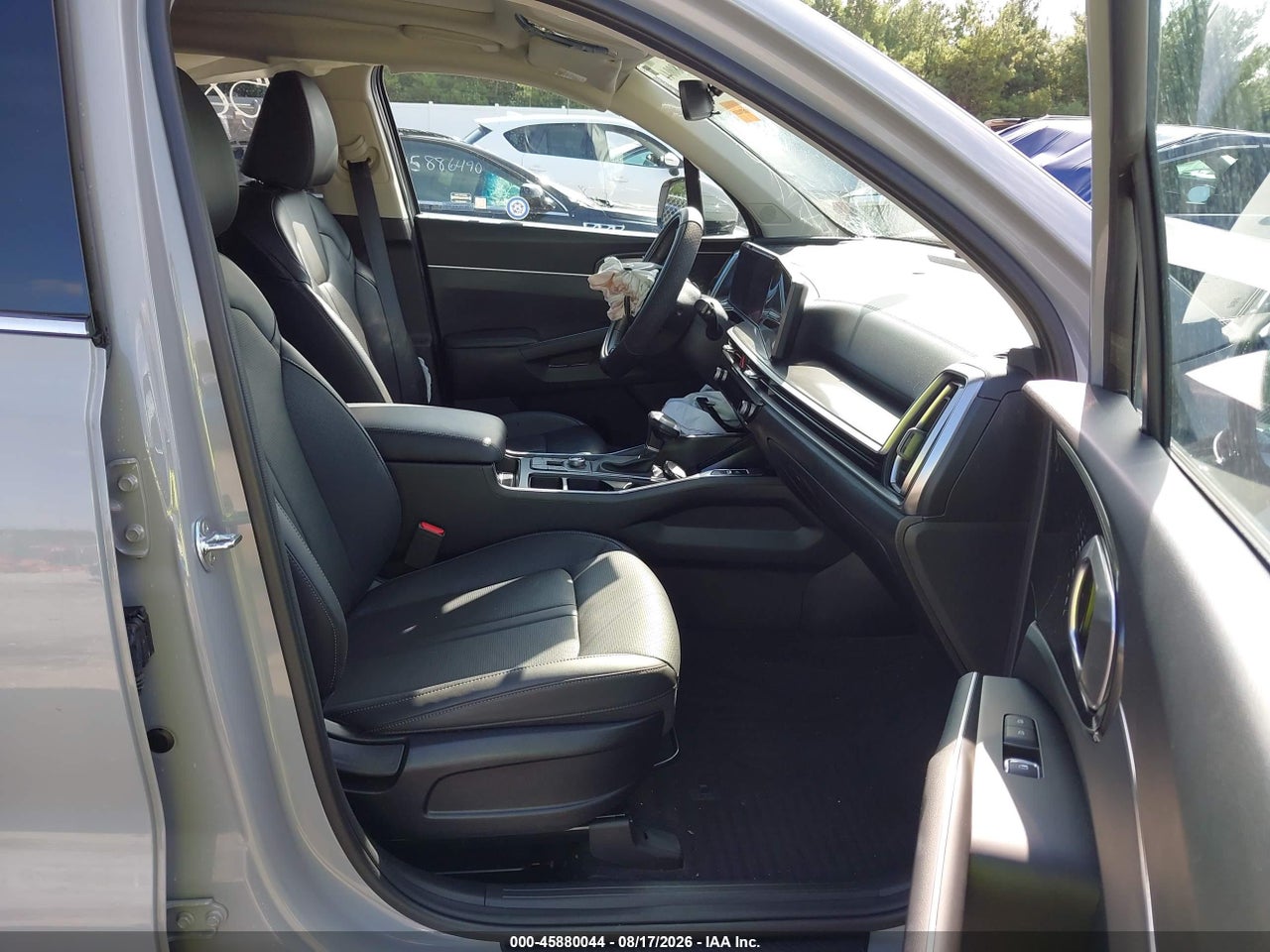 2025 KIA SORENTO S · 5/9