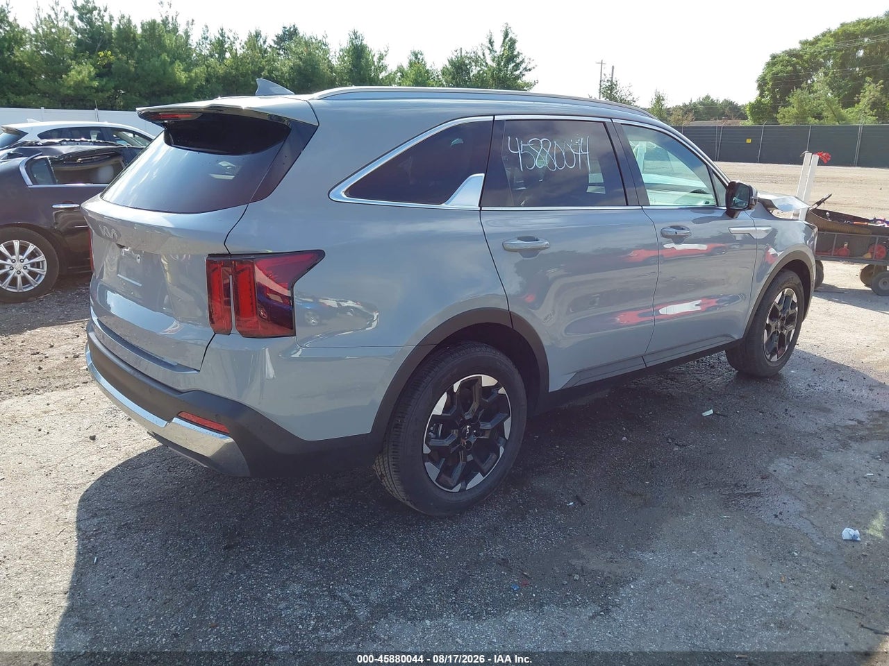 2025 KIA SORENTO S · 4/9