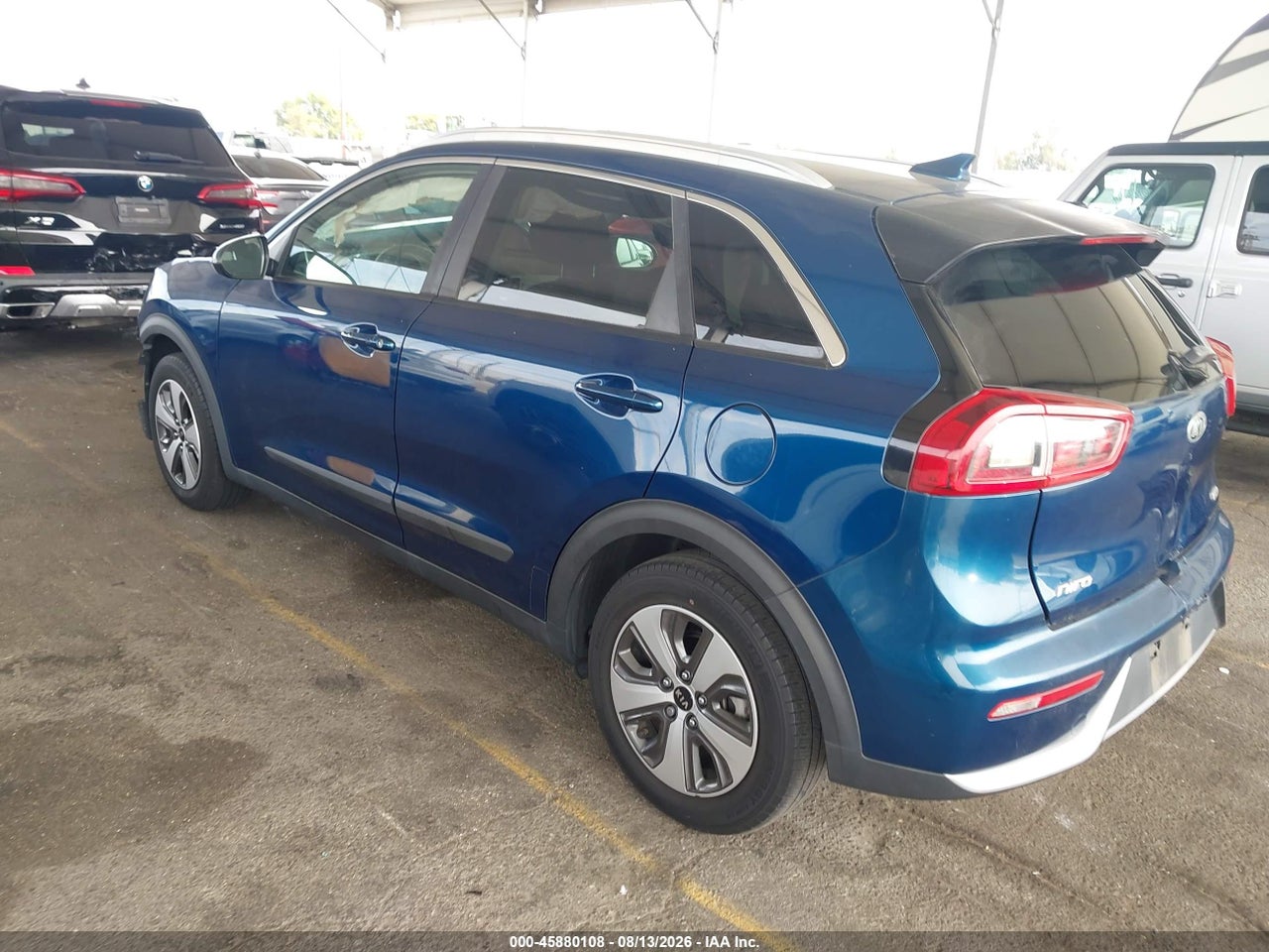 2017 KIA NIRO LX · 3/7