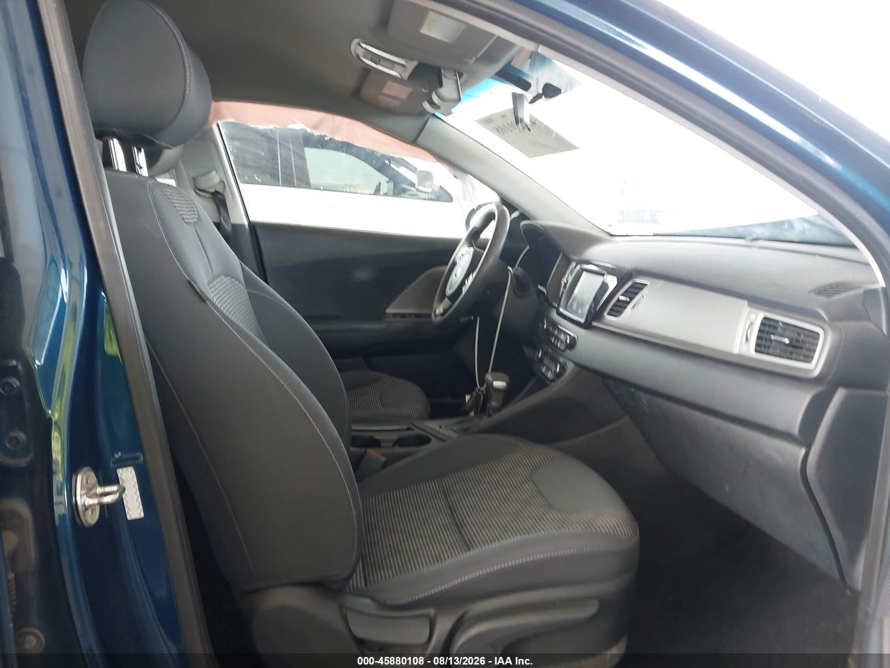 2017 KIA NIRO LX · 5/7