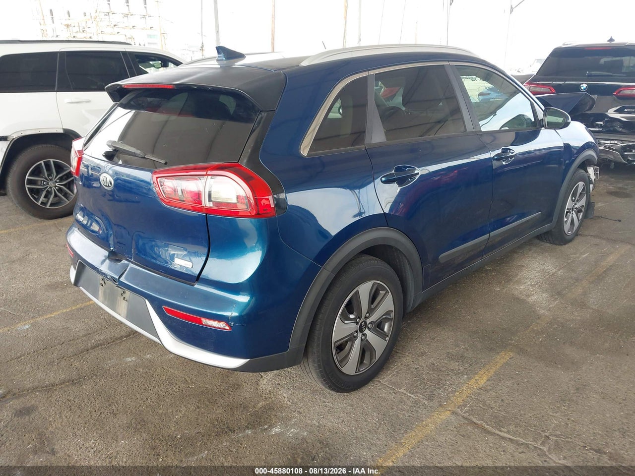 2017 KIA NIRO LX · 4/7