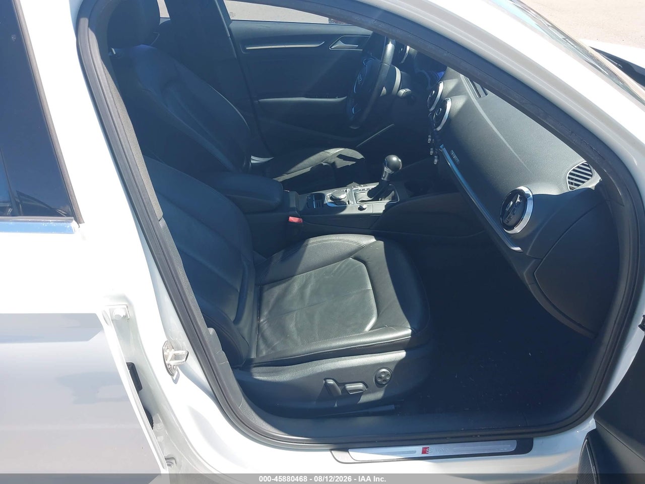 2016 AUDI A3 2.0T PREMIUM · 5/11