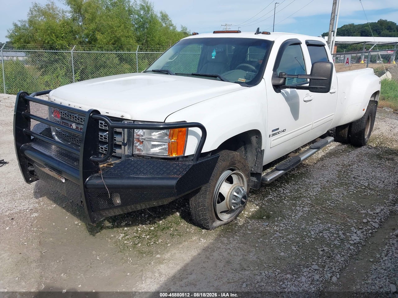 2009 GMC SIERRA 3500HD SLT · 2/4