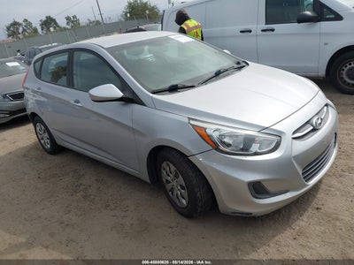 KMHCT5AE3HU****** · 2017 HYUNDAI ACCENT SE