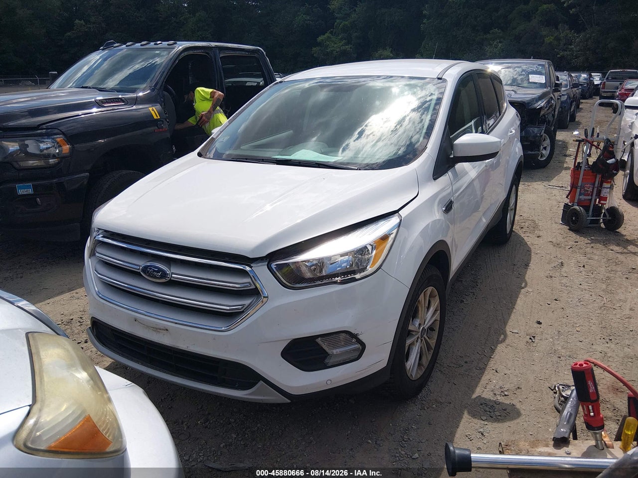 2017 FORD ESCAPE SE · 2/11