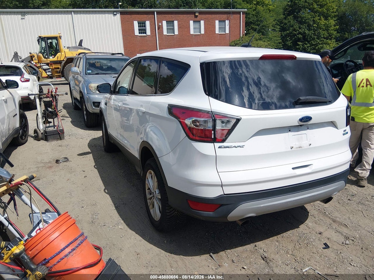 2017 FORD ESCAPE SE · 3/11