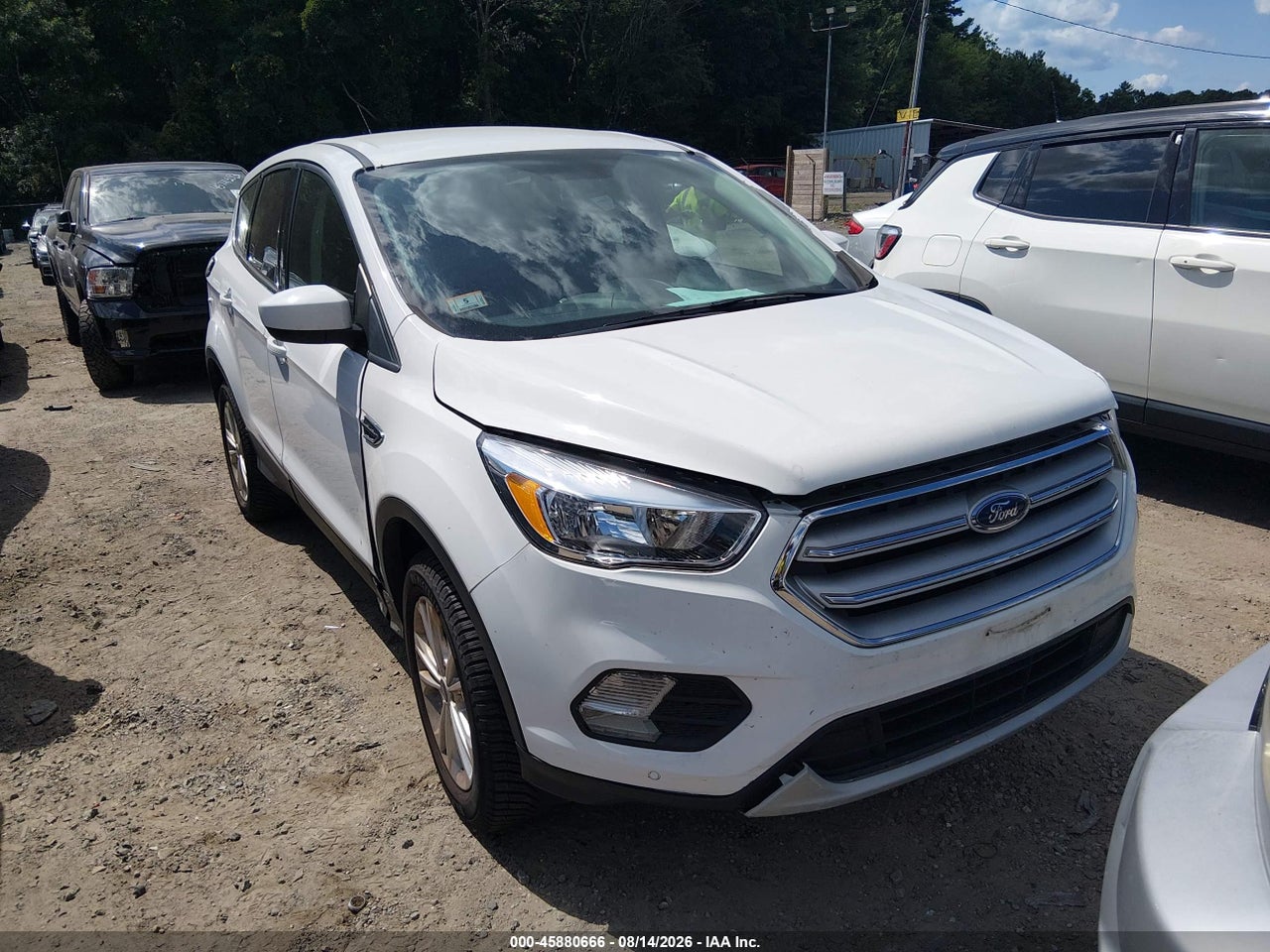 1FMCU9GD9HU****** · 2017 FORD ESCAPE SE