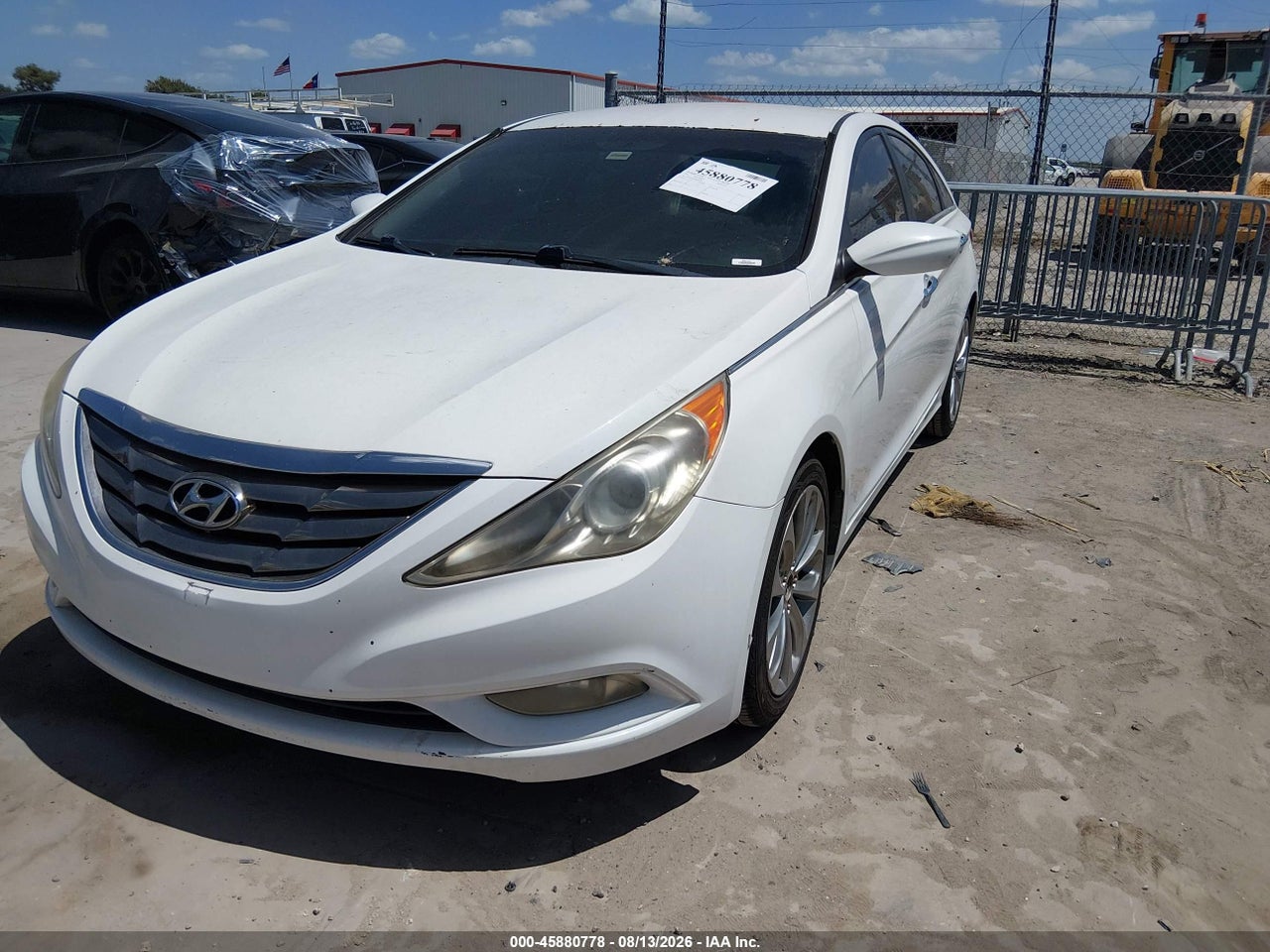 2011 HYUNDAI SONATA SE 2.0T · 2/11