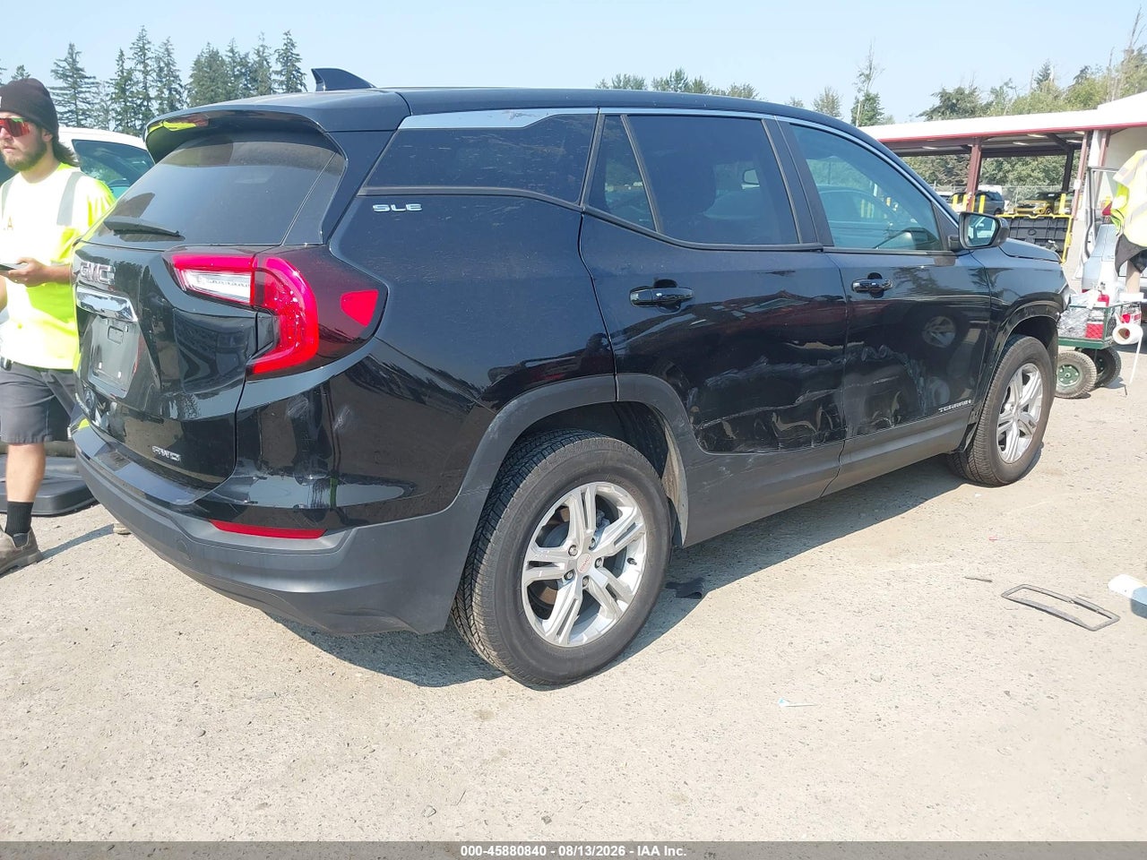 2024 GMC TERRAIN AWD SLE · 4/11