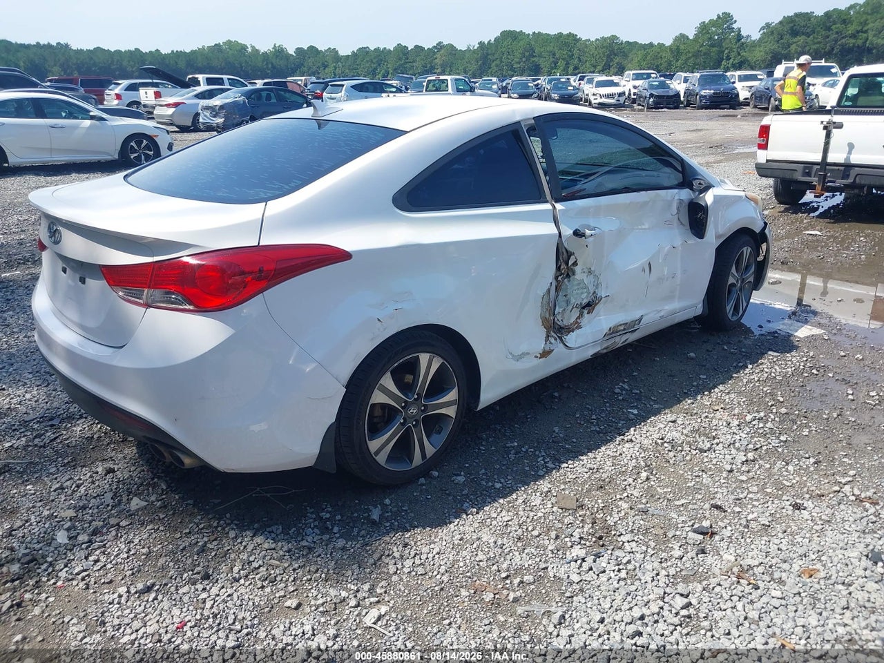 2013 HYUNDAI ELANTRA SE · 4/11