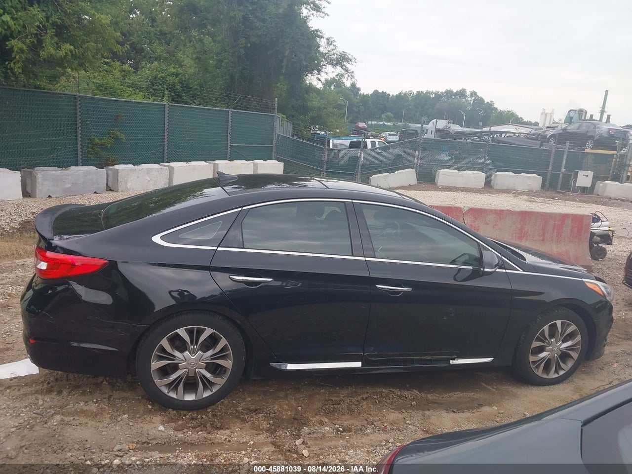 2015 HYUNDAI SONATA LIMITED 2.0T · 6/11