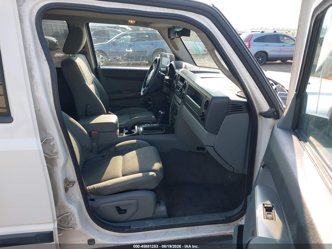 1J8HG48K56C****** · 2006 JEEP COMMANDER · 5/11