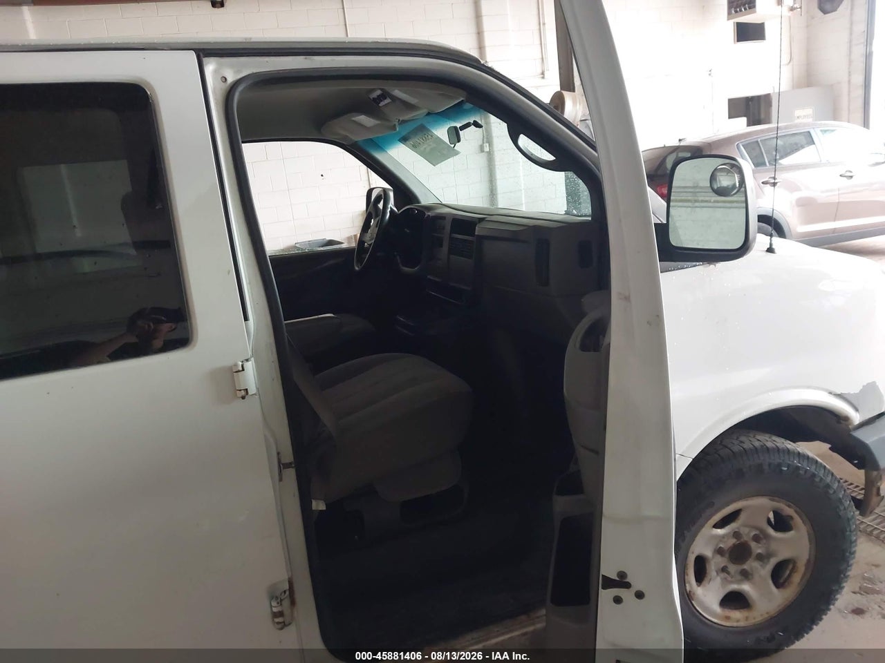 2007 CHEVROLET EXPRESS PASSENGER LS · 5/11