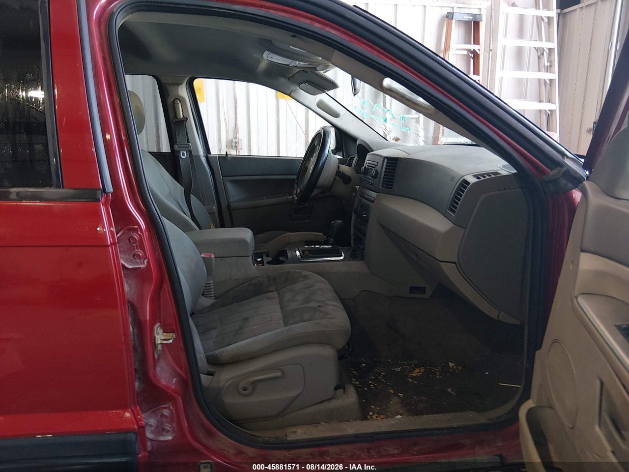 2006 JEEP GRAND CHEROKEE LAREDO · 5/11