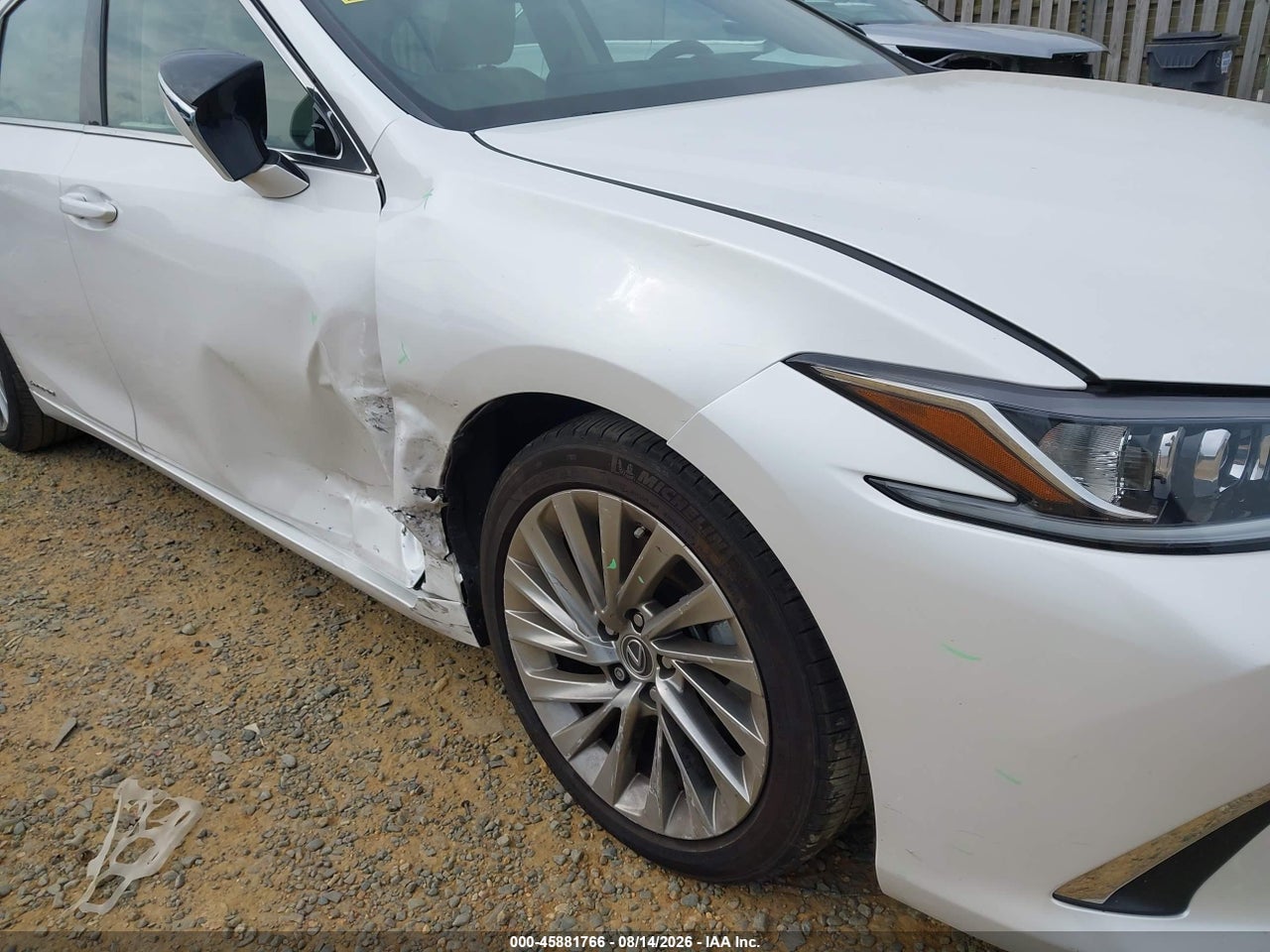 2022 LEXUS ES 300H LUXURY · 6/11