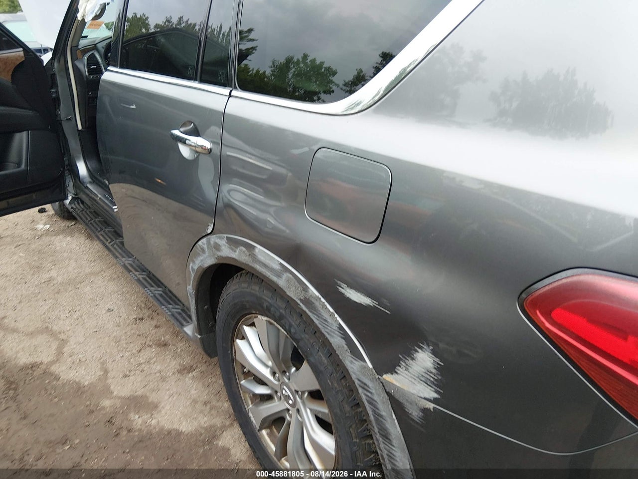 2015 INFINITI QX80 · 6/11