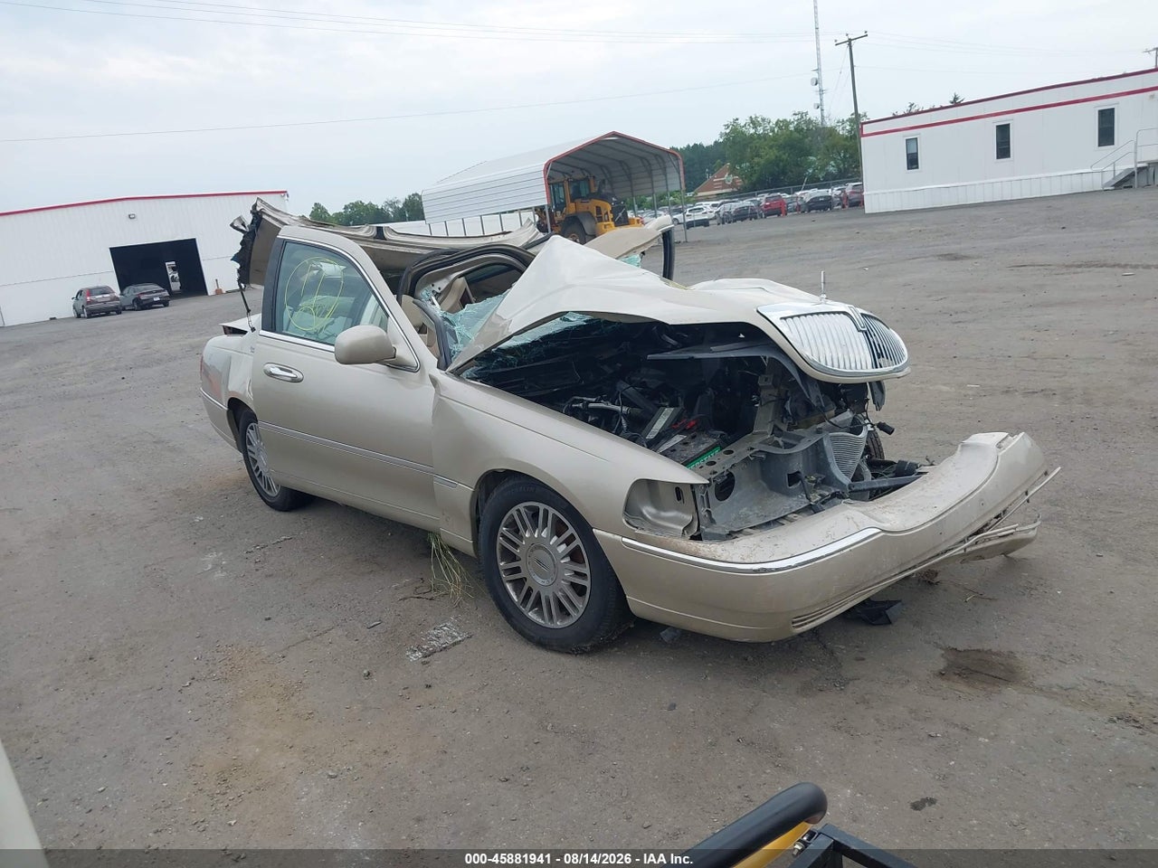 1LNHM82W57Y****** · 2007 LINCOLN TOWN CAR SIGNATURE LIMITED