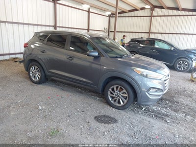 KM8J3CA41GU****** · 2016 HYUNDAI TUCSON SE