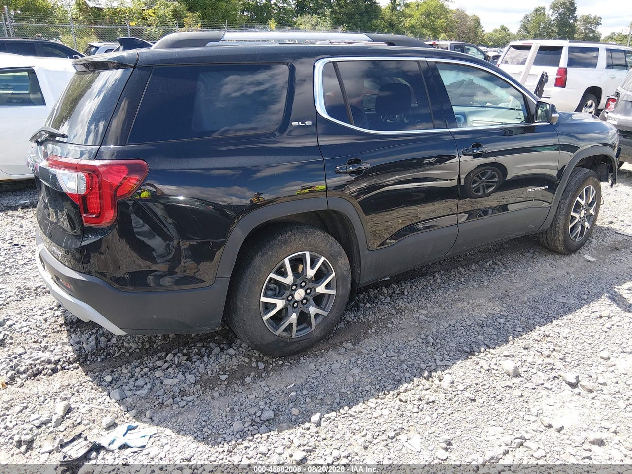 2023 GMC ACADIA AWD SLE · 4/11