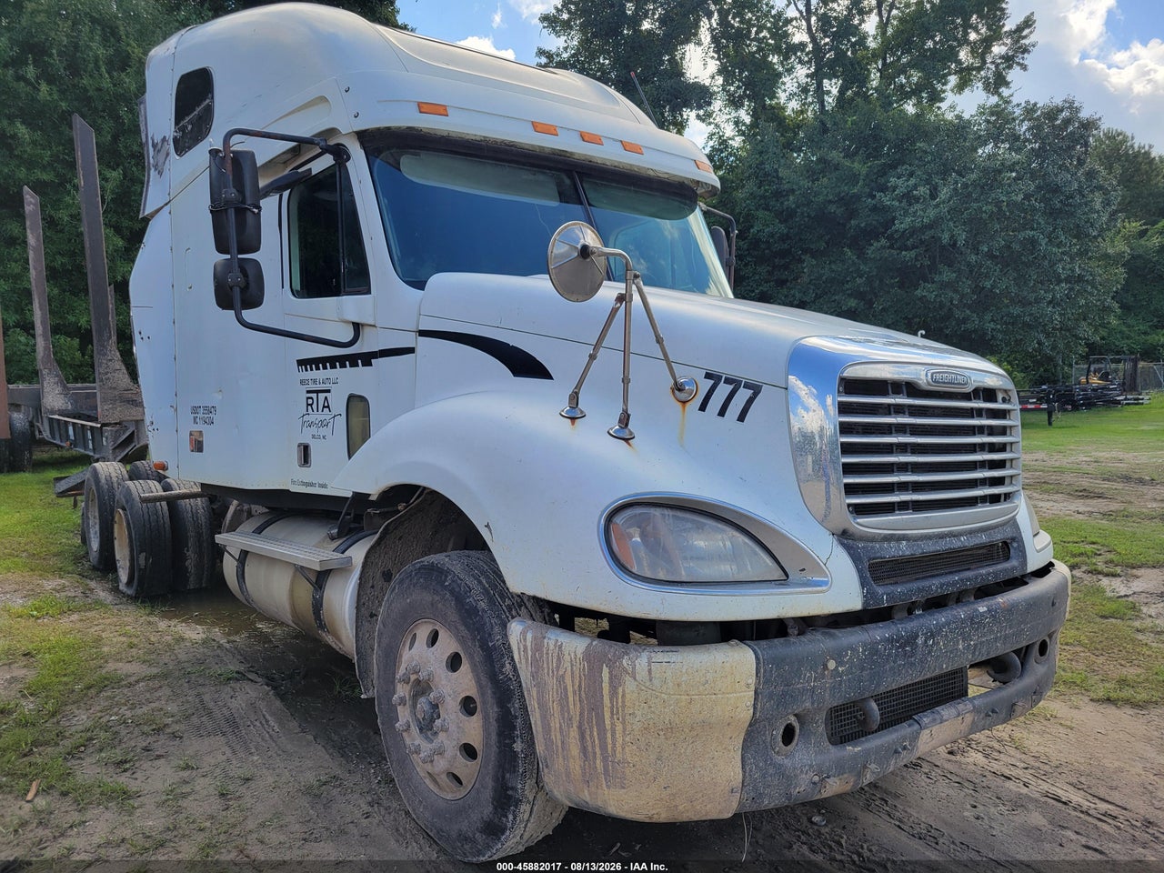 1FUJA6CK15L****** · 2005 FREIGHTLINER CONVENTIONAL COLUMBIA