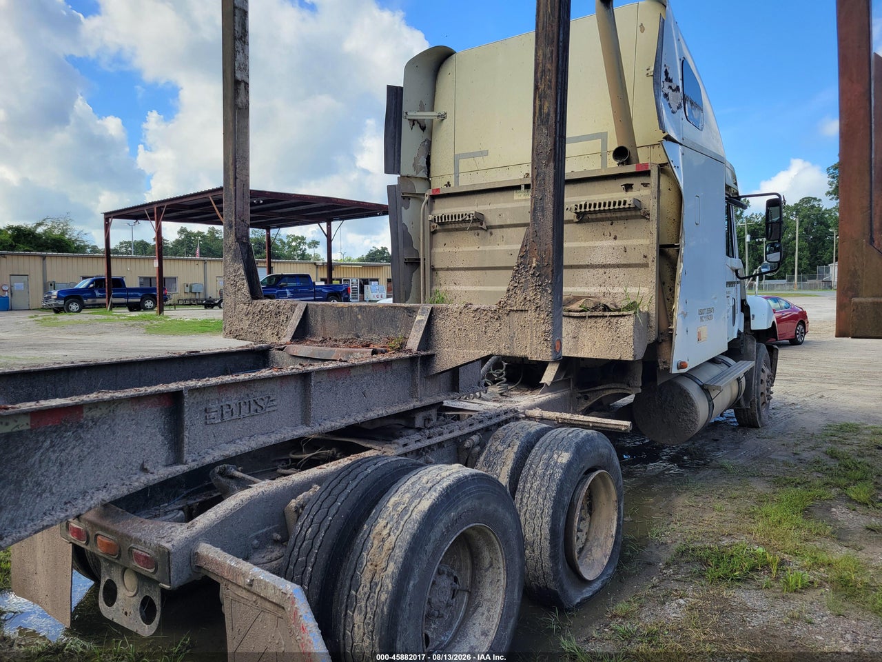 2005 FREIGHTLINER CONVENTIONAL COLUMBIA · 4/11