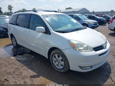 2004 TOYOTA SIENNA XLE
